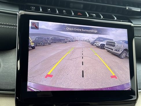 New 2025 Jeep Grand Cherokee Limited w/ Trailer Tow Package image 32