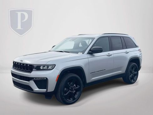 New 2026 Jeep Grand Cherokee Limited w/ Limited Altitude Package AWD/4WD image 3