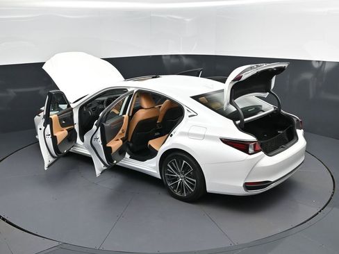 Certified 2023 Lexus ES 300h w/ Premium Package image 47