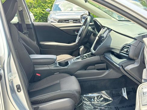 Used 2025 Subaru Outback Premium AWD/4WD image 11