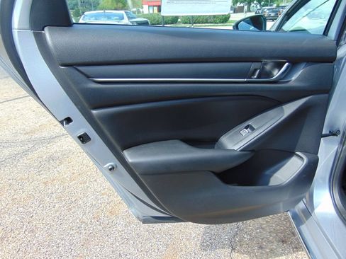 Used 2020 Honda Accord EX image 23