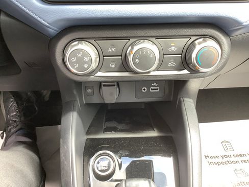 Used 2025 Nissan Versa SV w/ Trunk Package FWD image 18