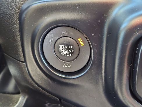 Used 2022 Jeep Wrangler Unlimited Sahara image 22