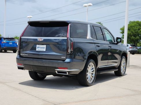 Used 2021 Cadillac Escalade Premium Luxury w/ LPO, Illumination Package AWD/4WD image 7
