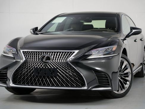 Used 2018 Lexus LS 500 AWD w/ Luxury Package image 3