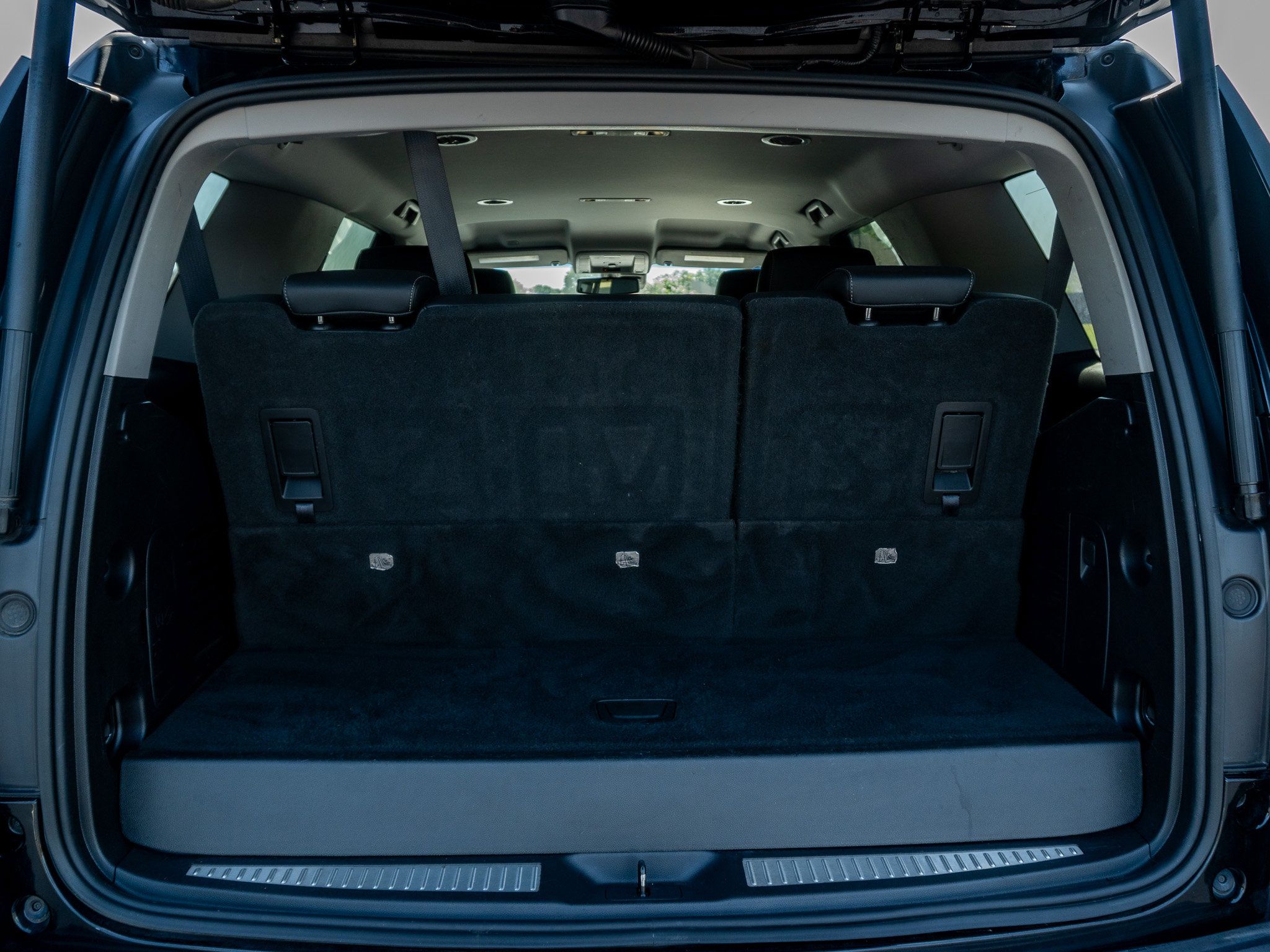 Used 2019 Chevrolet Tahoe LT w/ Z71 Midnight Edition AWD/4WD image 16