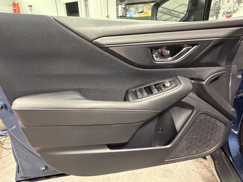 Used 2022 Subaru Outback Premium image 11