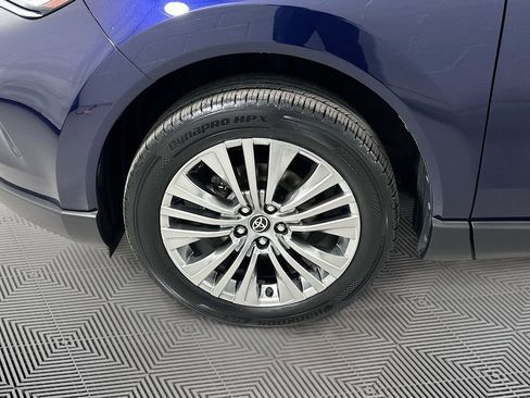Used 2021 Toyota Venza XLE w/ Softex Package AWD/4WD image 25