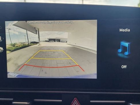 Used 2024 Hyundai Elantra SEL w/ Convenience Package FWD image 32