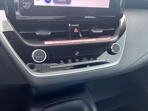 Used 2025 Toyota Corolla LE FWD image 26