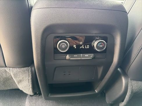 Used 2026 Buick Enclave Preferred AWD/4WD image 20