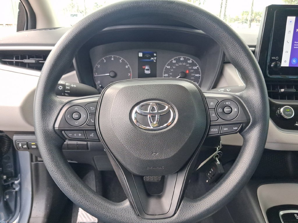 Used 2025 Toyota Corolla LE FWD image 17