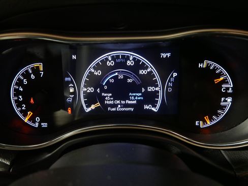 Used 2017 Jeep Grand Cherokee Laredo w/ Quick Order Package 23E AWD/4WD image 21