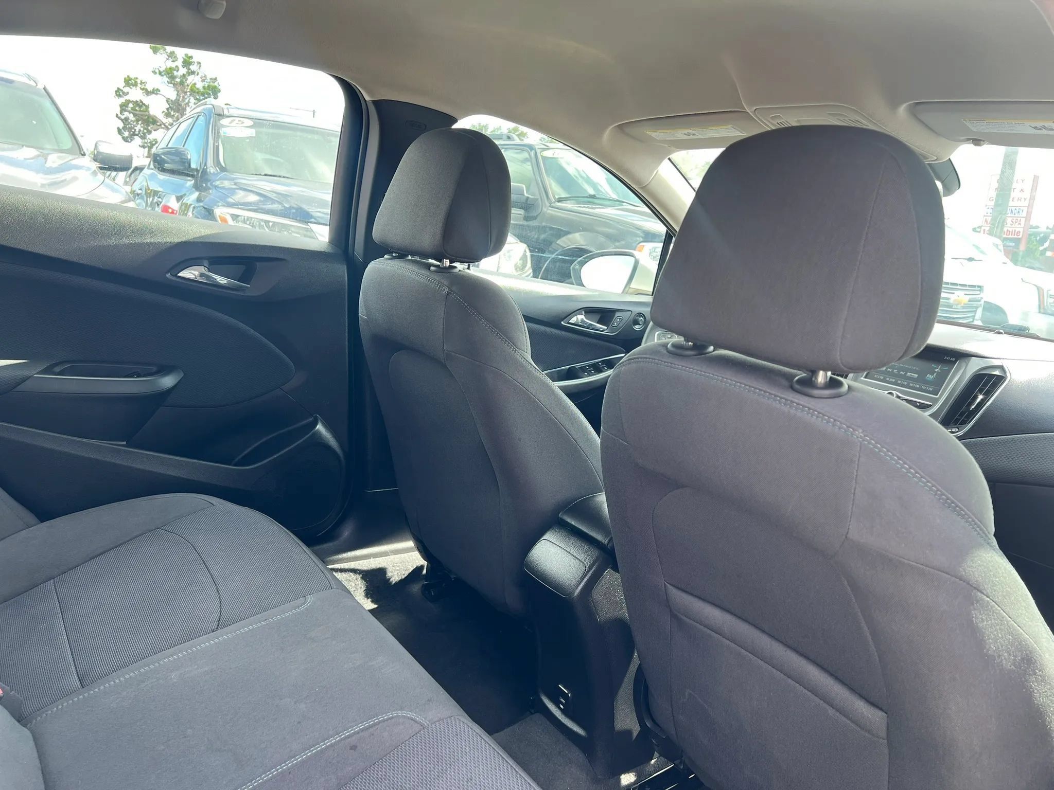 Used 2018 Chevrolet Cruze LT w/ Convenience Package FWD image 15