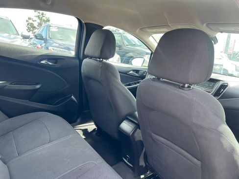 Used 2018 Chevrolet Cruze LT w/ Convenience Package FWD image 15