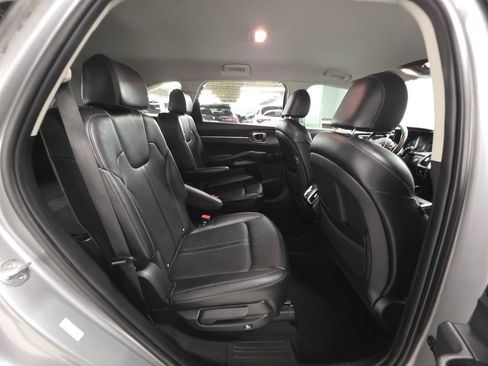 Used 2022 Kia Sorento S AWD/4WD image 12