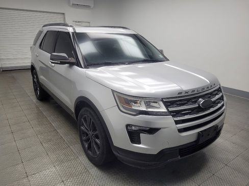 Used 2018 Ford Explorer XLT w/ Equipment Group 202A image 13