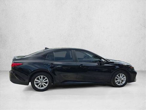 Used 2025 Toyota Camry LE w/ Convenience Package FWD image 4