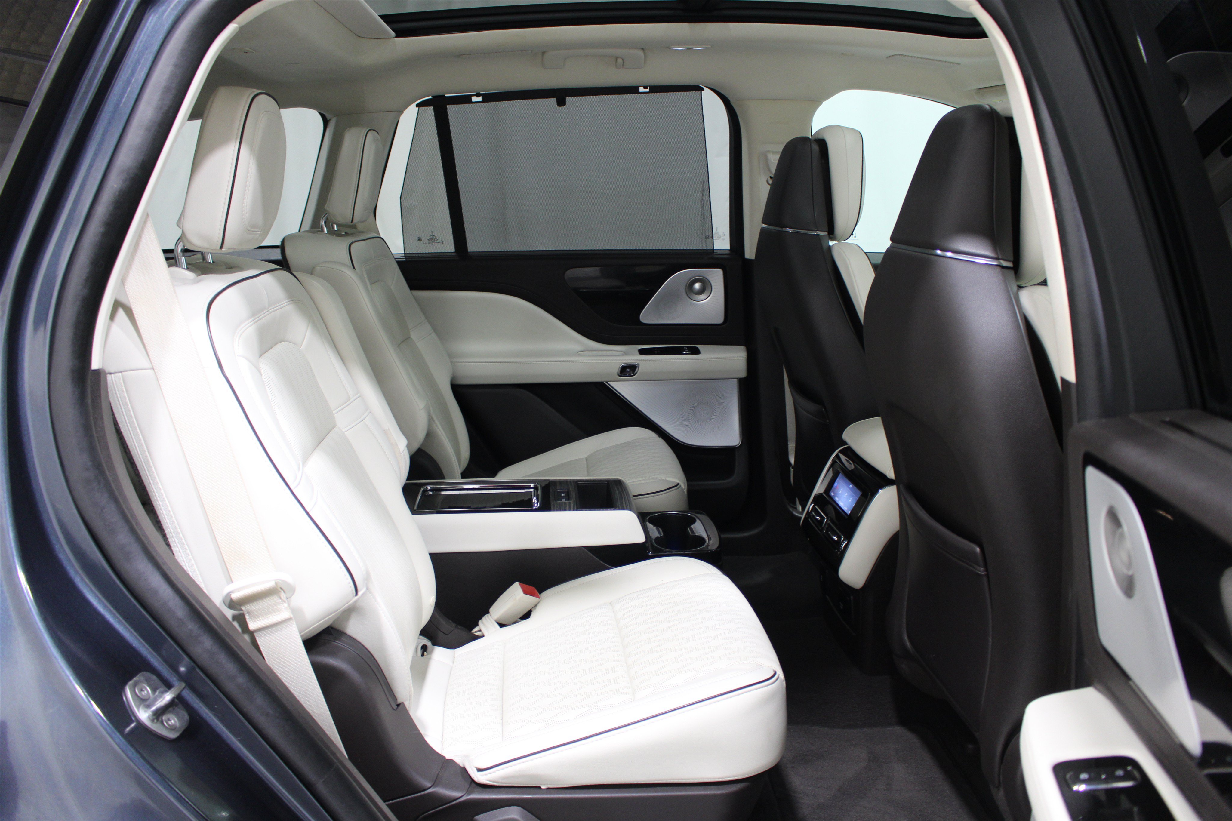 Used 2021 Lincoln Aviator Black Label w/ Dynamic Handling Package AWD/4WD image 28