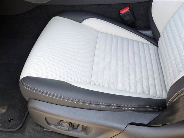 Used 2026 Land Rover Discovery Sport Landmark AWD/4WD image 4