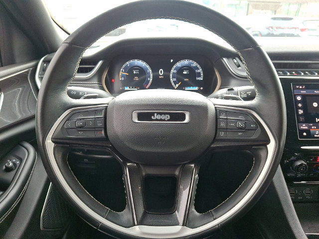 Used 2022 Jeep Grand Cherokee L Laredo AWD/4WD image 17