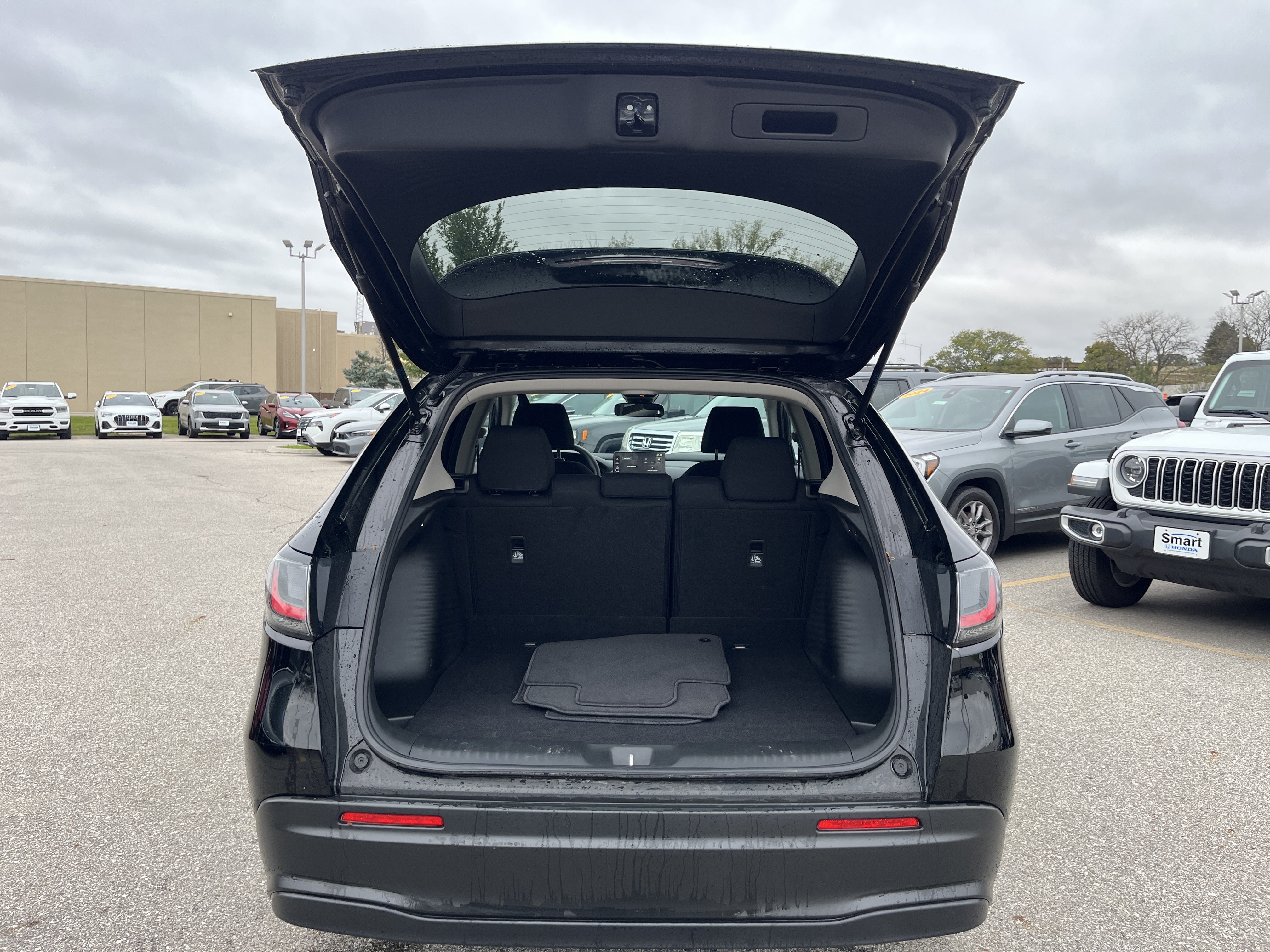 Used 2026 Honda HR-V LX image 11