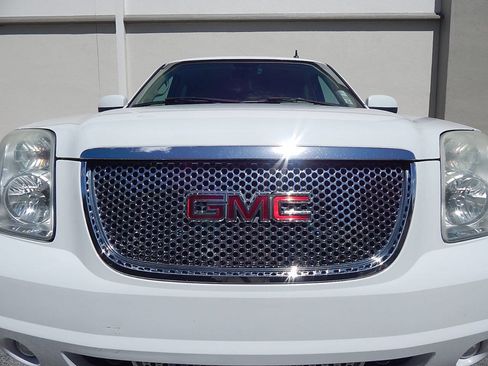 Used 2007 GMC Yukon Denali image 14