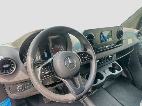 Used 2024 Mercedes-Benz Sprinter 3500 image 4