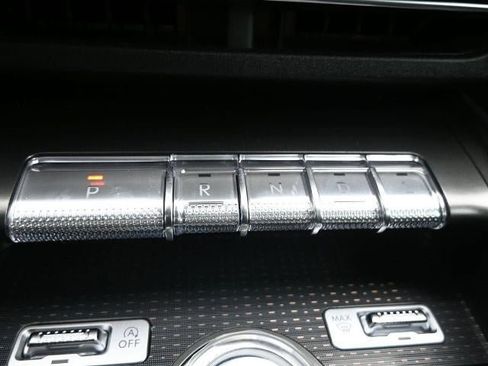 New 2025 Lincoln Nautilus Premier w/ Equipment Group 102A image 19