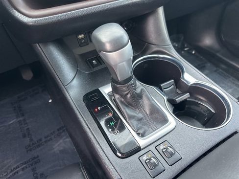 Used 2019 Toyota Highlander XLE image 20