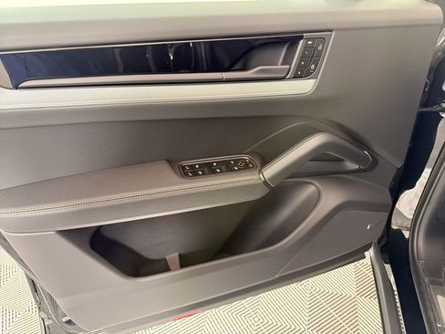 Used 2026 Porsche Cayenne image 15