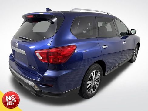 Used 2020 Nissan Pathfinder SV image 3