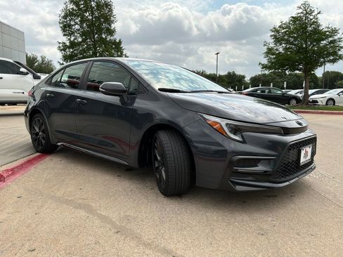 Used 2024 Toyota Corolla SE image 5