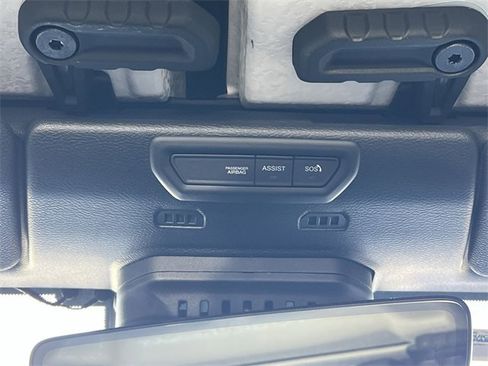 Used 2022 Jeep Gladiator Overland image 23