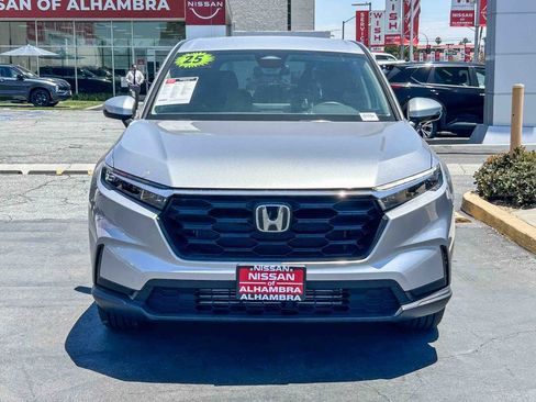 Used 2025 Honda CR-V LX image 3