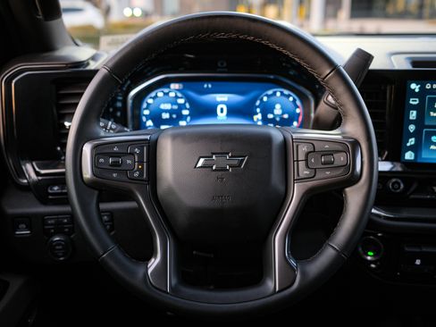 Used 2024 Chevrolet Silverado 2500 ZR2 w/ ZR2 Bison Edition image 18