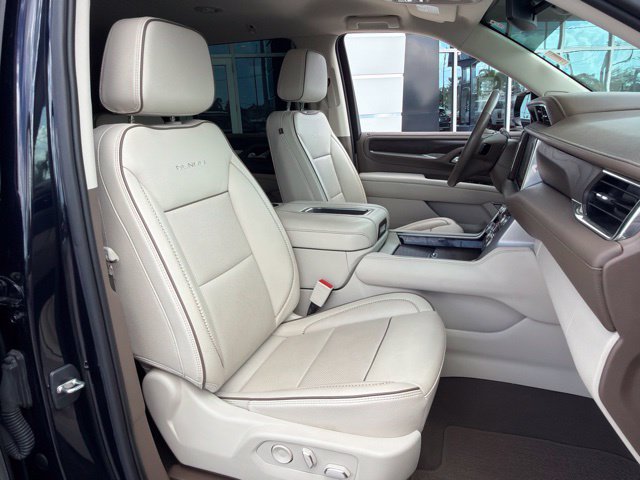 Used 2023 GMC Yukon XL Denali RWD image 23