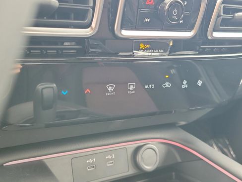 New 2026 Nissan Sentra SR w/ Floor Mat Package image 23