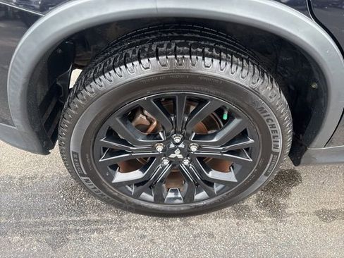 Used 2018 Mitsubishi Outlander Sport ES FWD image 11