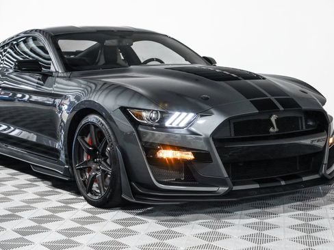 Used 2022 Ford Mustang Shelby GT500 w/ Carbon Fiber Track Pack RWD image 10