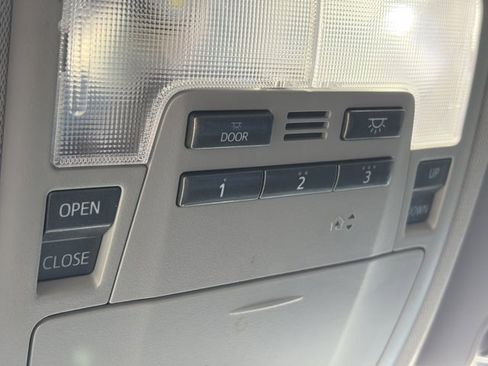 Used 2016 Toyota Highlander XLE image 25