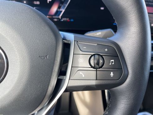 Used 2025 BMW X2 xDrive28i w/ Technology Package image 17