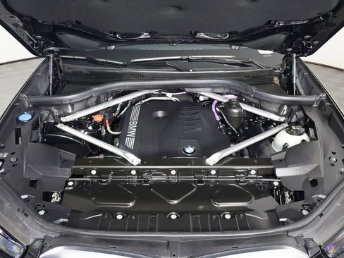 Used 2024 BMW X6 xDrive40i w/ Parking Assistance Package image 15