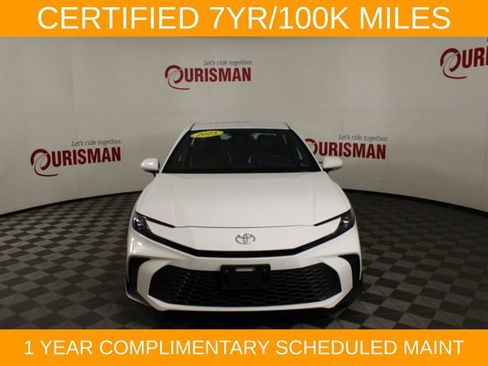 Used 2025 Toyota Camry SE FWD image 12