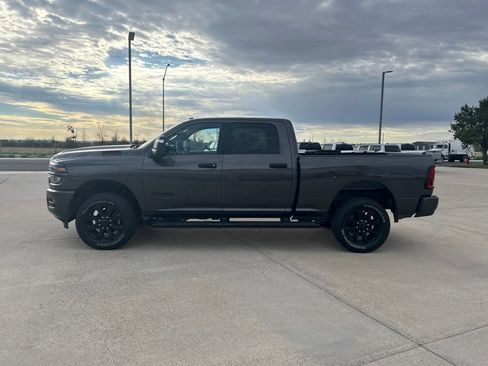 Used 2025 RAM 2500 Big Horn AWD/4WD image 2