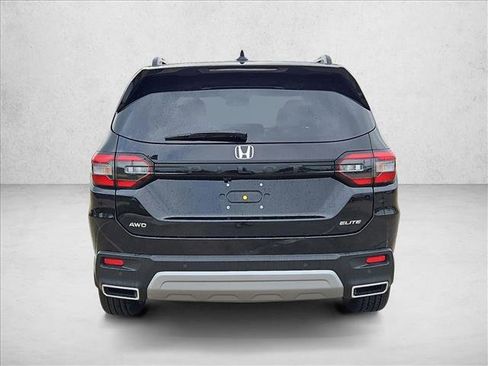 Used 2025 Honda Pilot Elite image 6