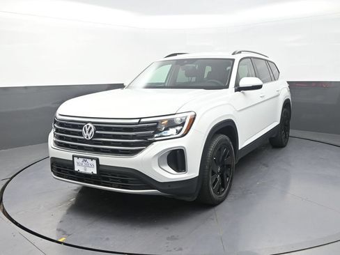 Used 2024 Volkswagen Atlas SE AWD/4WD image 4