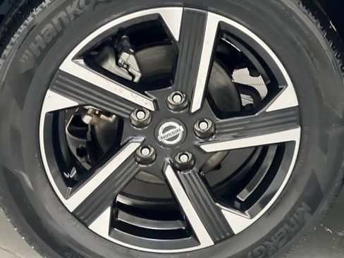 Used 2025 Nissan Sentra SV FWD image 60
