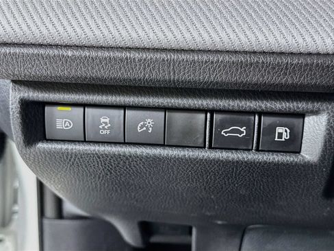 Used 2025 Toyota Camry SE AWD/4WD image 19