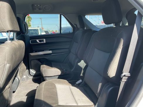 Used 2024 Ford Explorer XLT image 16